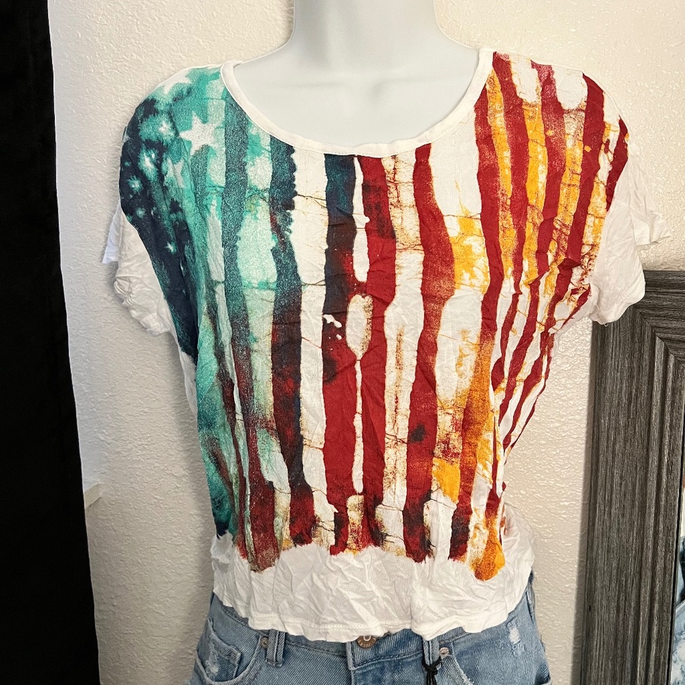American Rag Flag Art Cropped T-shirt Small